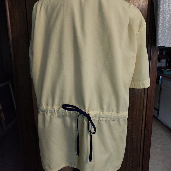 Metroscrubs XL Yellow Scrub Top w/Blue accents - Picture 6 of 9